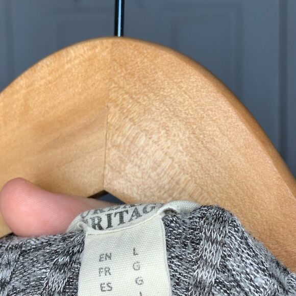 Long Sleeve Cropped Top - Picture 3 of 4